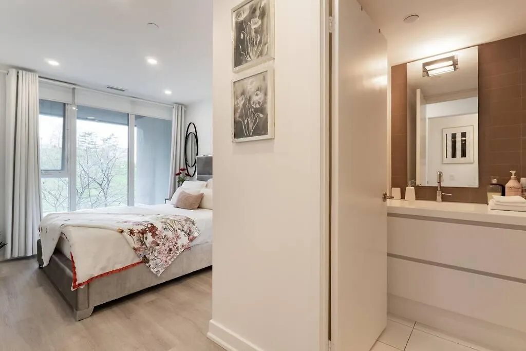 Luxe 2 Bed Suite Downtown Toronto Near Waterfront Canada