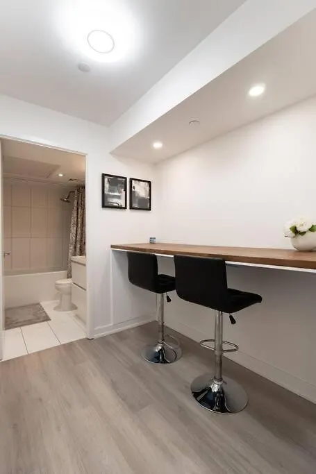 Luxe 2 Bed Suite Downtown Toronto Near Waterfront 0*,