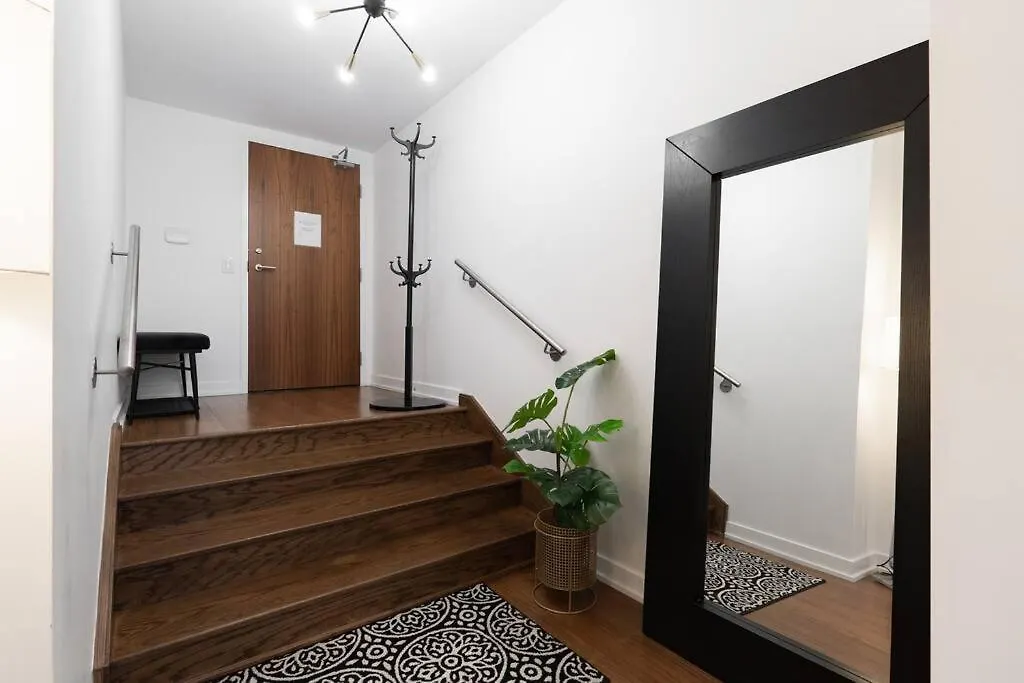 Luxe 2 Bed Suite Downtown Toronto Near Waterfront