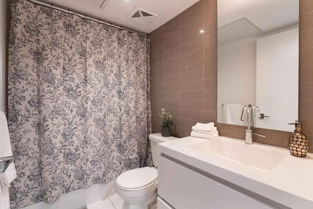 Luxe 2 Bed Suite Downtown Toronto Near Waterfront Canada
